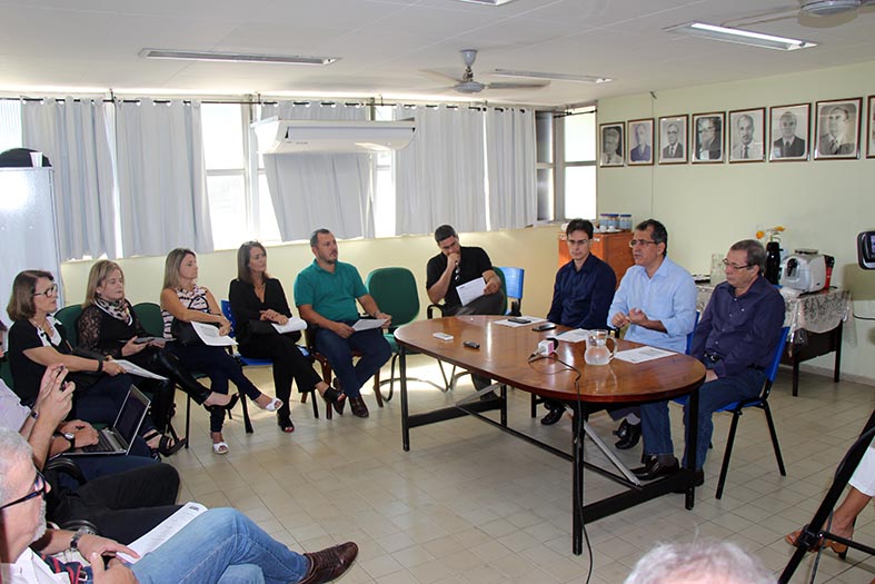 Deputado Fernando Pacheco propõe pacto pelo Hospital de Cataguases