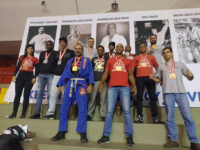 Equipe de Jiu-Jitsu ganha medalhas em competição no Rio de Janeiro