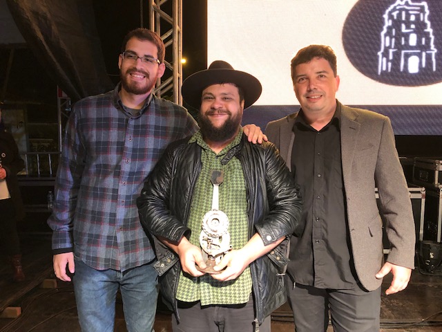 Músico de Cataguases é premiado no festival de Viola de Piacatuba