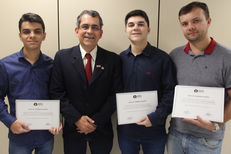 Alunos e professores do Cefet-Leopoldina recebem homenagem da ALMG