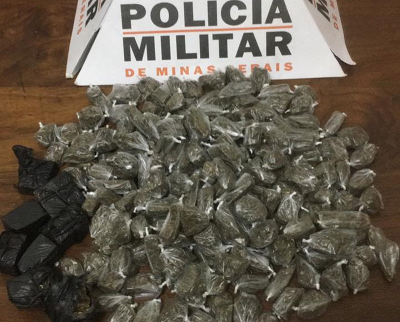 Jovem é detido com mais de 200 buchas de maconha em São Geraldo