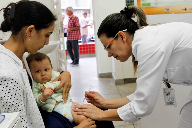 Crianças com menos de um ano serão vacinadas contra o sarampo