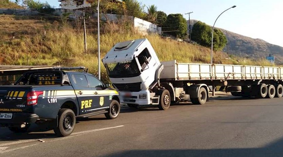 Carreta emplacada em Cataguases é apreendida com sinais de adulteração