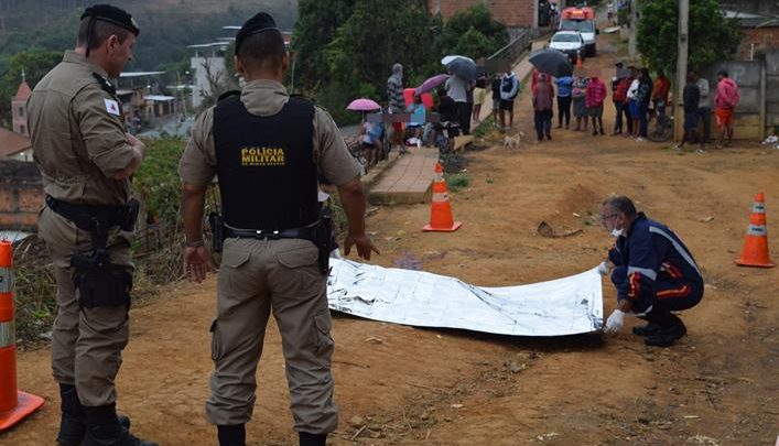 Jovem é encontrado morto em rua do Bairro Aeroporto em Muriaé