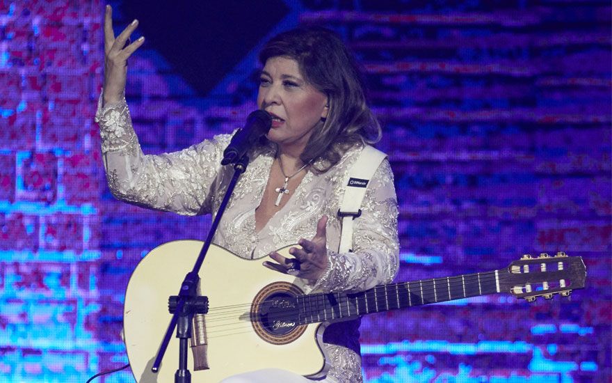 Roberta Miranda vai cantar seus grandes sucessos em Cataguases