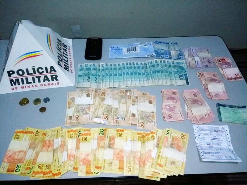Polícia Militar de Miraí apreende mais de R$ 2 mil em notas falsas