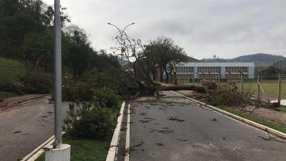 MEC libera R$ 5 milhões para UFV após chuva destruir parte do campus e laboratórios