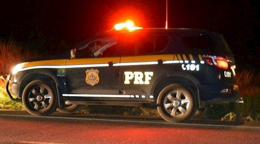 Agente de escolta armada reage a assalto e mata criminoso na BR-116 em Além Paraíba