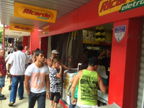 Loja Ricardo Eletro fecha as portas em Cataguases