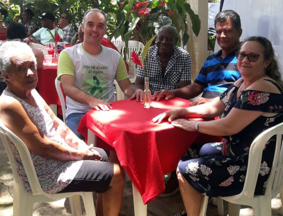 Pacientes renais fazem festa de confraternização de fim de ano