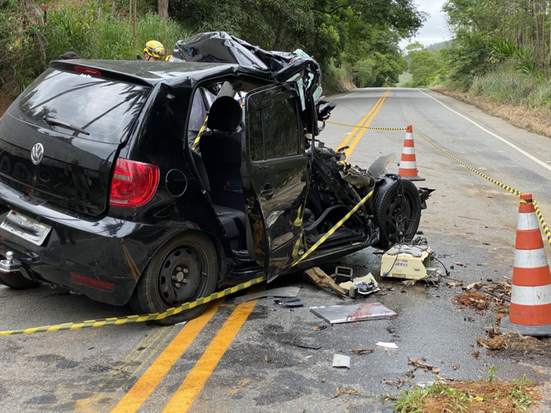 Homem fica ferido em grave acidente em estrada próximo a Cataguases