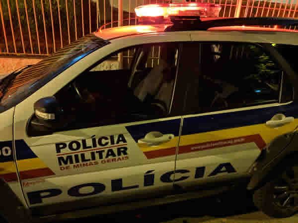 Homem diz à PM de Piraúba ter sido assaltado e ladrões levaram R$ 8,5 mil