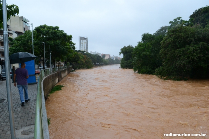 Temporal faz estragos e