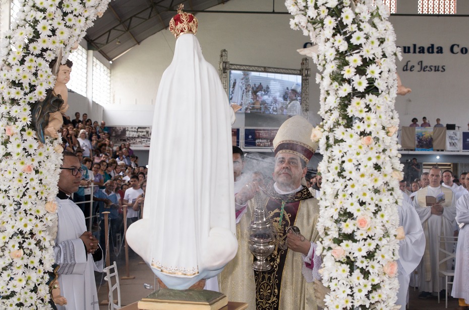 Dom Edson Oriolo toma posse como novo bispo da Diocese de Leopoldina