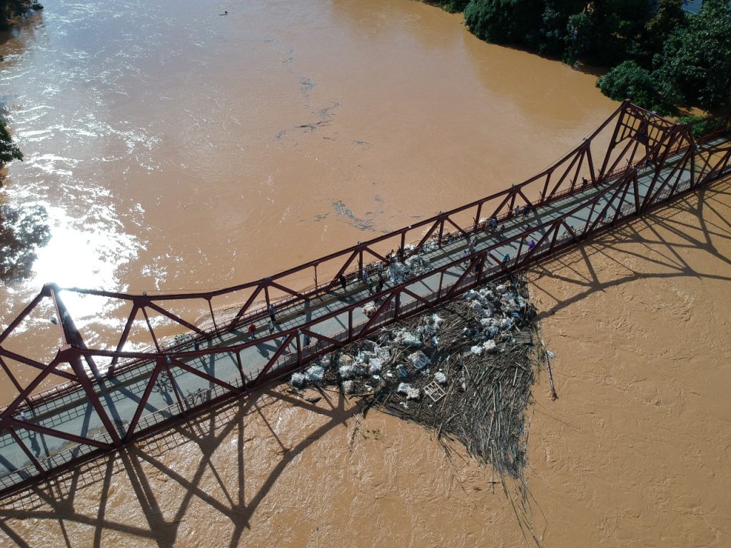 Água do rio Pomba começa a baixar