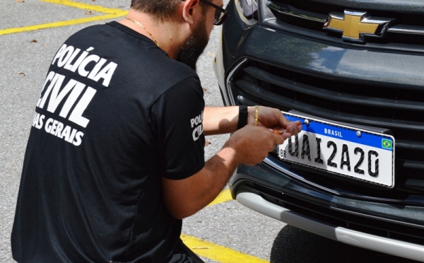 Nova placa de veículos começa a ser usada em Minas Gerais nesta segunda-feira