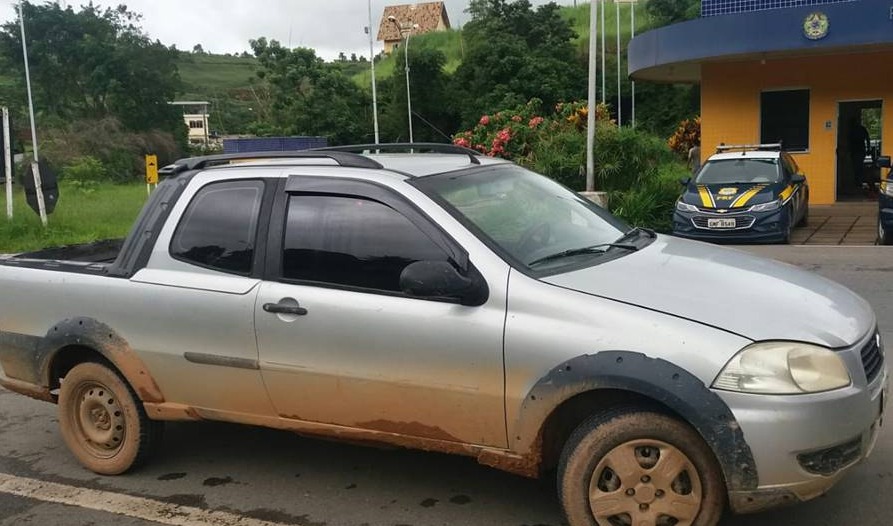 Caminhonete roubada há 5 anos em Salvador é recuperada pela PRF de Leopoldina