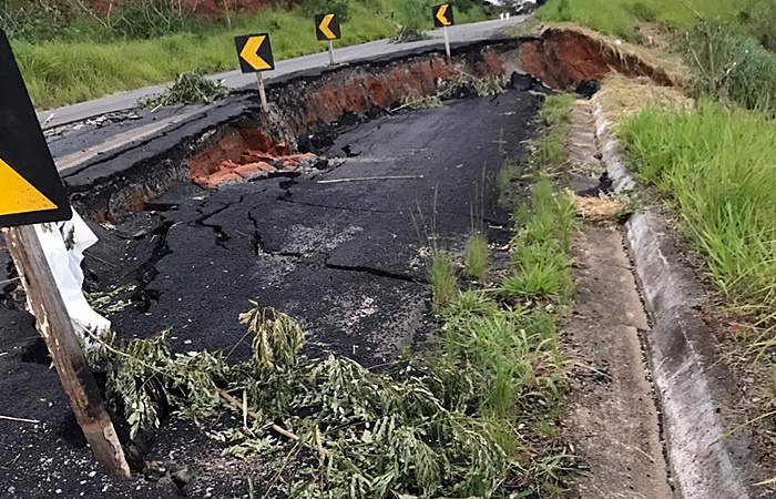 Trecho da rodovia próximo a Rodeiro está em meia pista