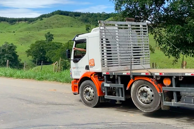 Trecho afunda novamente na estrada próximo ao antigo Meca