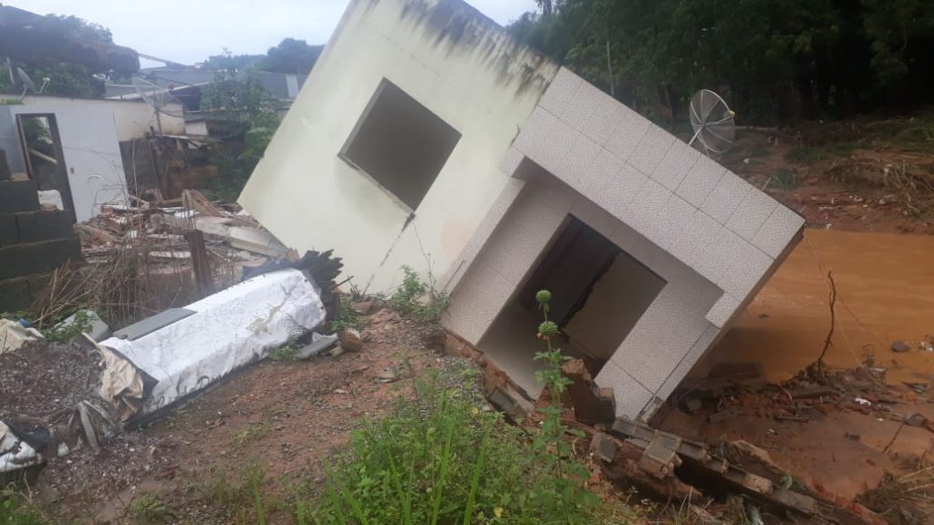 Após tempestade, Ubá contabiliza os estragos