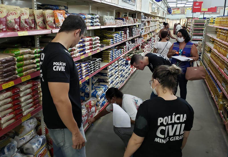 Polícia Civil e Procon fiscalizam comércio em Cataguases