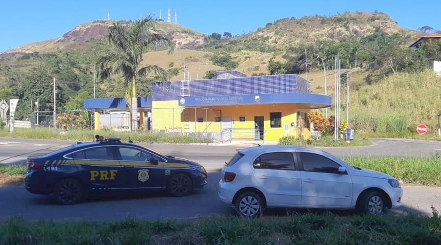 PRF-Leopoldina recupera carro roubado no Espírito Santo