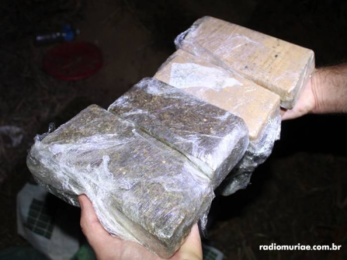 Polícia Militar apreende quatro quilos de maconha em Muriaé