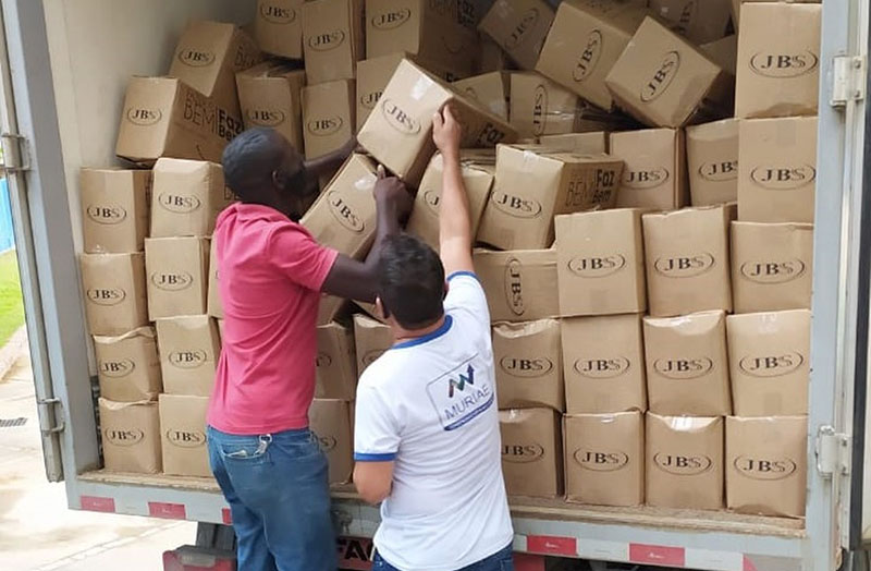 Prefeitura de Muriaé entrega cestas básicas a mais de 600 famílias