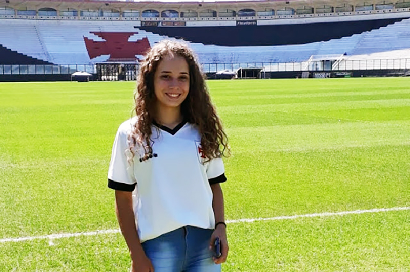 Com apenas 15 anos, Lara Pena, de Recreio, vai jogar no Vasco da Gama