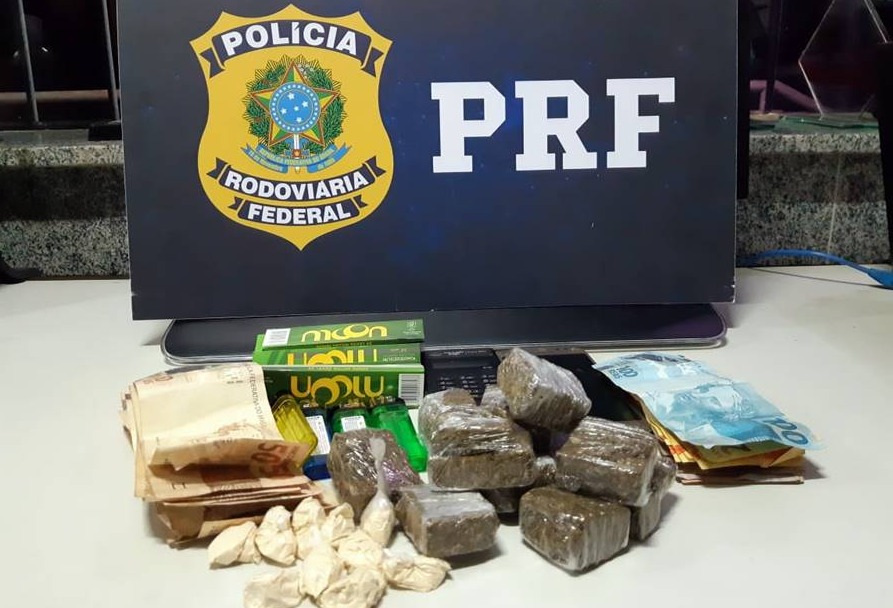 PRF prende motoqueiro que fazia ‘delivery’ de drogas em Muriaé