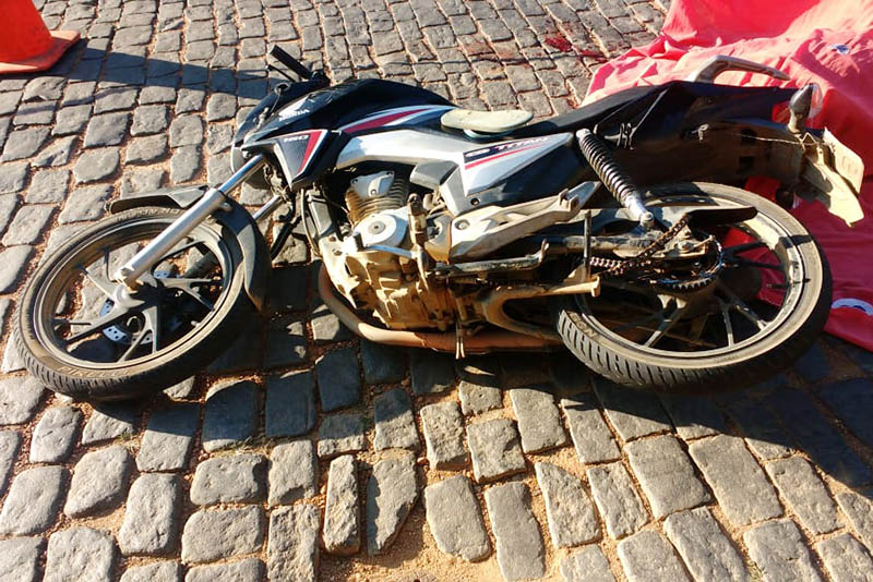 Homem morre em acidente de motocicleta na Avenida Astolfo Dutra