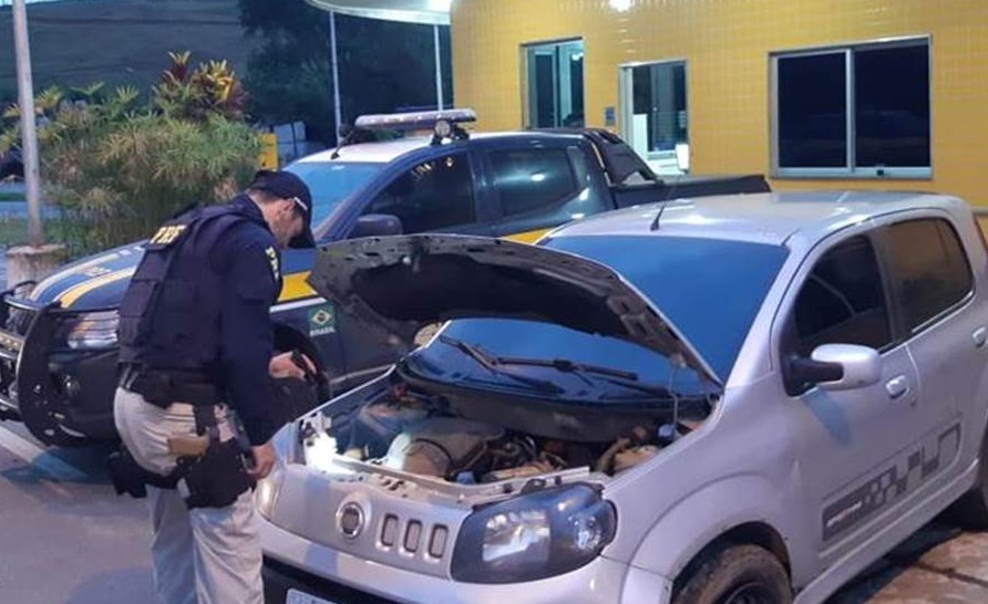 Após longa perseguição, carro furtado é recuperado pela PRF-Leopoldina