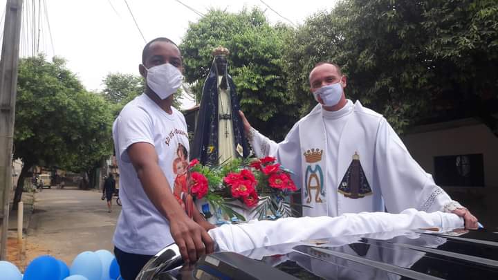 Paróquia São José Operário comemora o Dia de Nossa Senhora Aparecida