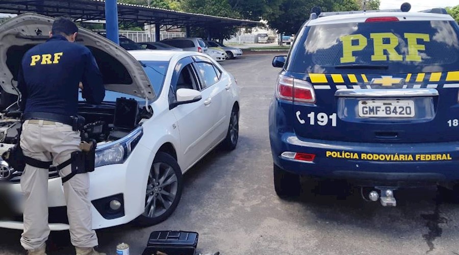 Veículo roubado é recuperado durante fiscalização da PRF em Muriaé