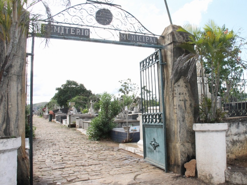 Cemitério São José ficará aberto até às 16 horas para visitação