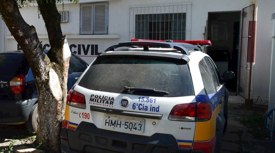 Polícia Militar de Recreio recupera carro furtado em Cataguases