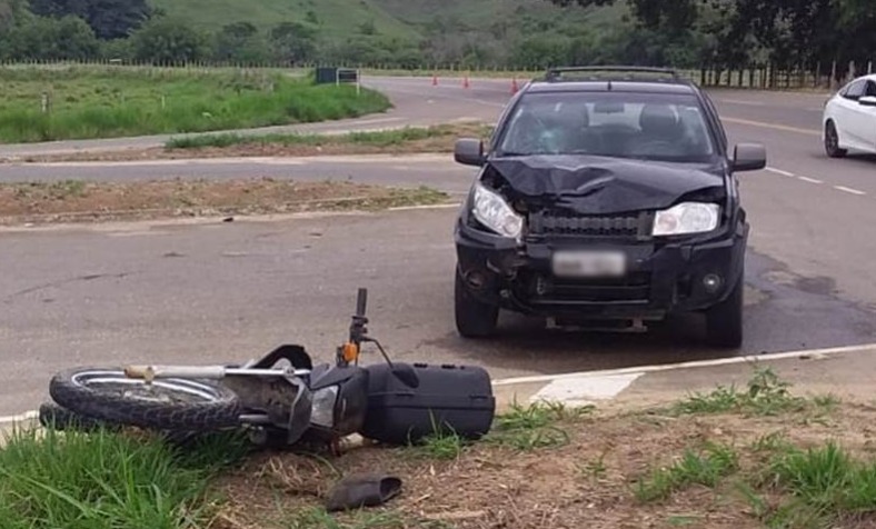 Motociclista morre em acidente com carro no trevo de Piacatuba