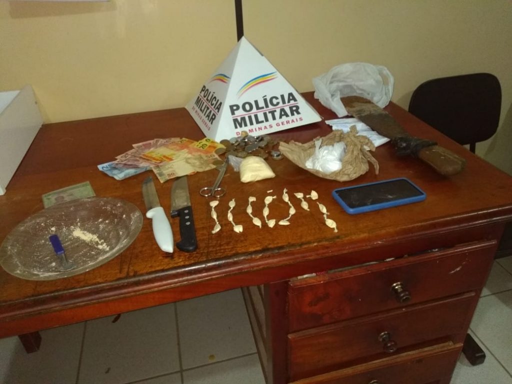 PM prende homem em Santana de Cataguases e apreende papelotes de cocaína