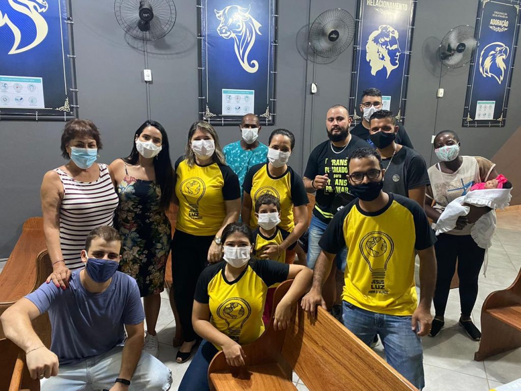 Supermercado Morais e projeto Filhos da Luz doam 85 cestas básicas