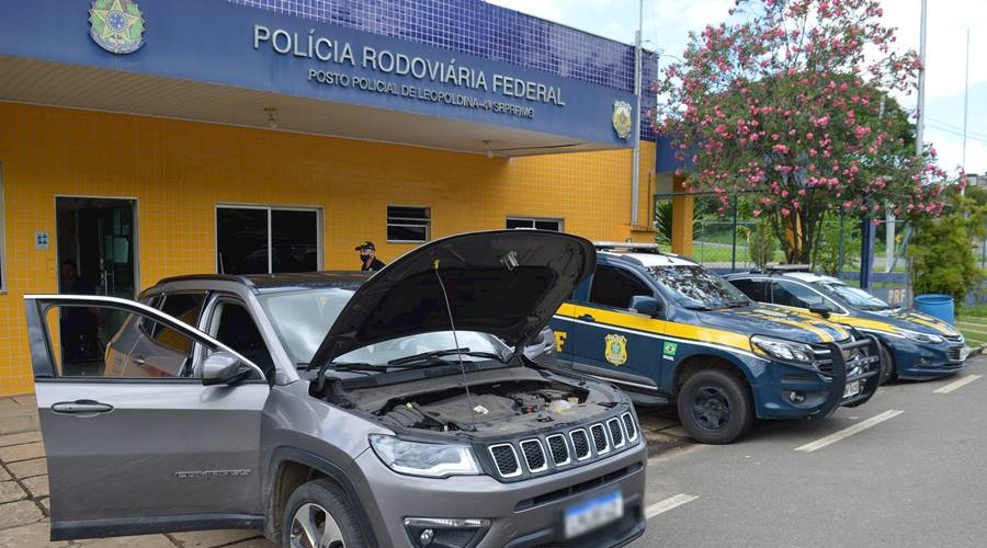 PRF-Leopoldina recupera Jeep roubado em Niterói