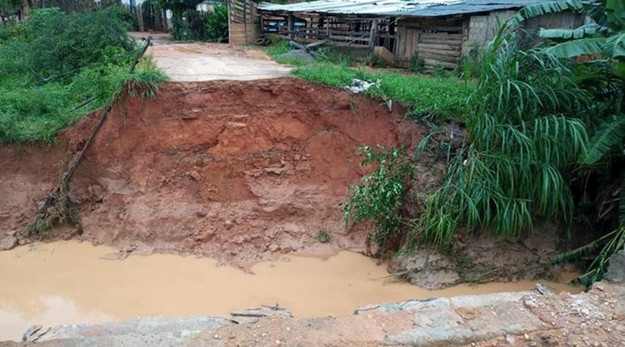 Homem morre após ser levado por enxurrada durante temporal em Muriaé