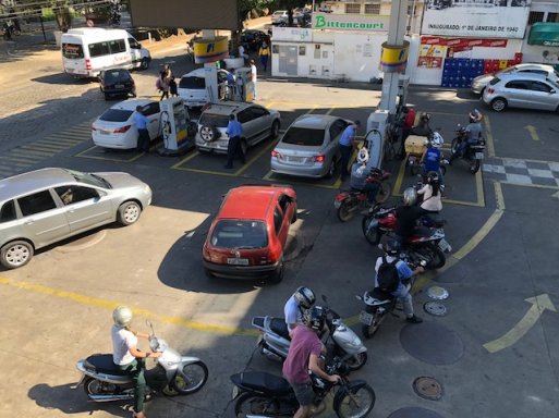 Postos de Cataguases estão lotados por causa da greve dos caminhoneiros