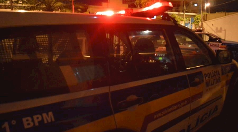 Homem é assassinado com dois tiros em Recreio