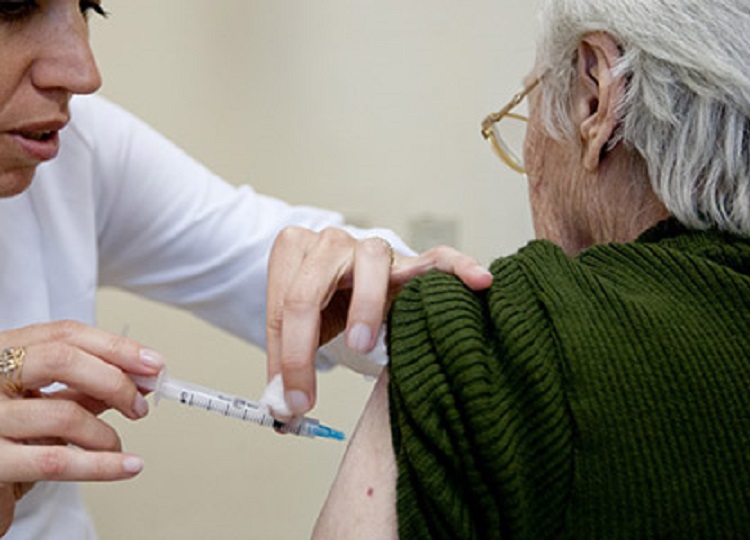 Saúde começa, segunda-feira, a vacinar idosos acima de 90 anos de idade