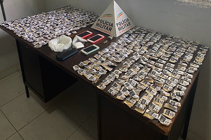 PM apreende quase 500 papelotes de cocaína em São João Nepomuceno
