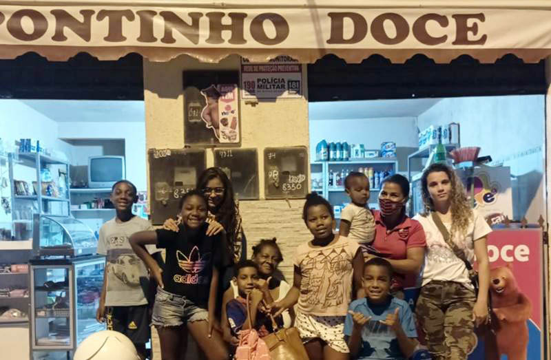 Crianças em Leopoldina devolvem bolsa com R$ 1.500 à proprietária