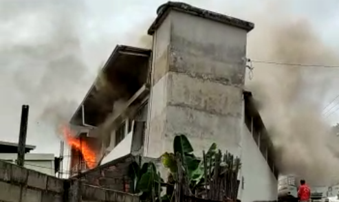 Casa no Bairro São Pedro é alvo de furto seguido de incêndio