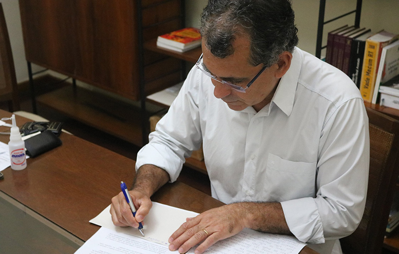 Deputado Fernando Pacheco destina R$ 2,89 milhões para cidades da região