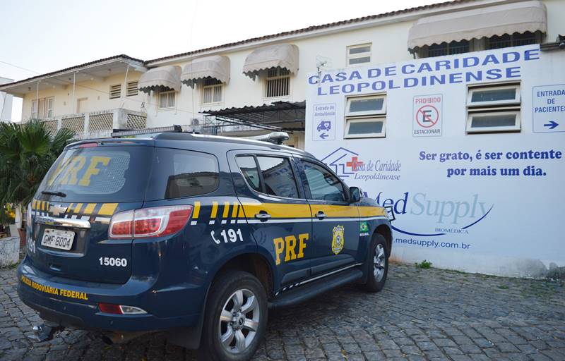 Caminhoneiro é esfaqueado em tentativa de assalto na BR-116, em Leopoldina