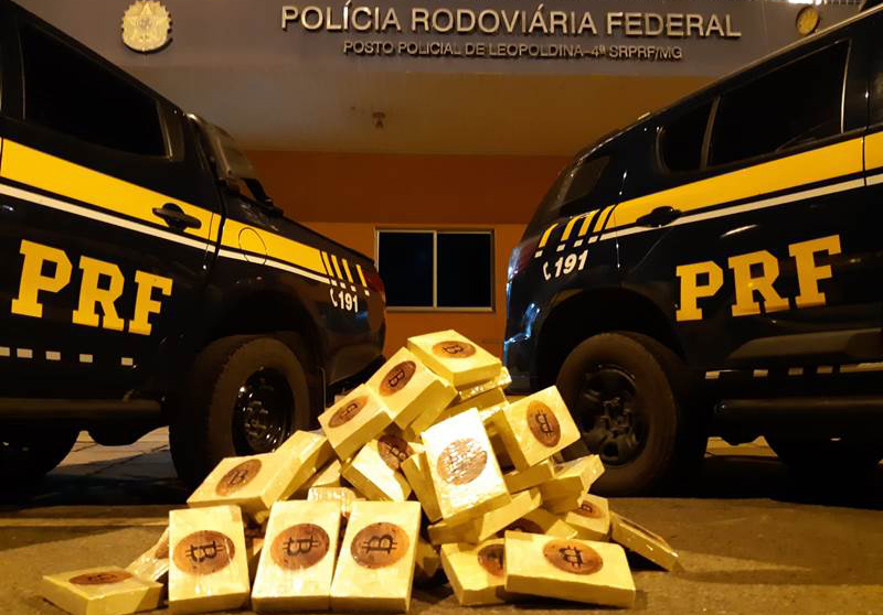PRF apreende 70 tabletes de pasta base de cocaína na BR-116 em Leopoldina